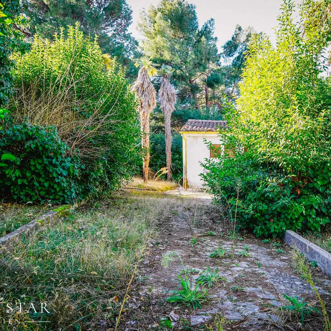 Villa mit Meerblick Porec kaufen Hofeinfahrt Immobilien Kroatien istrien