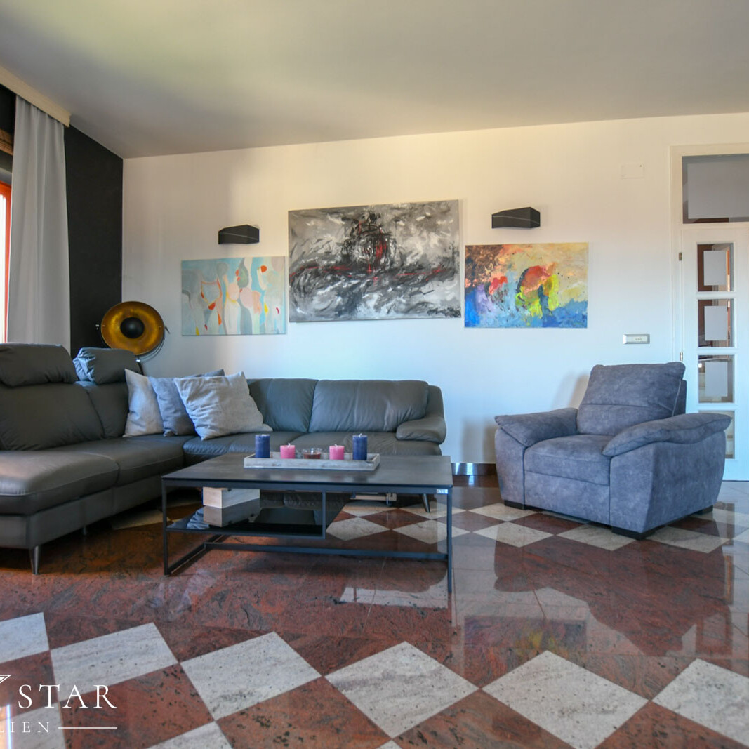 Haus freistehend mit Pool bei Porec kaufen-12