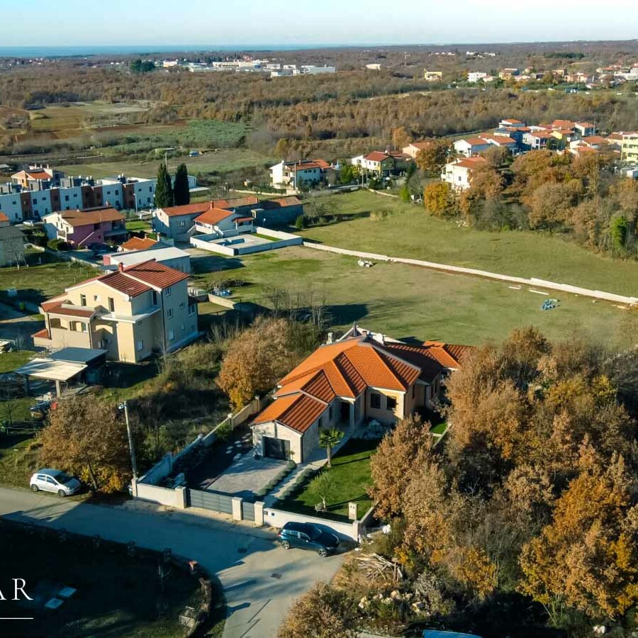 Haus freistehend mit Pool bei Porec kaufen-33