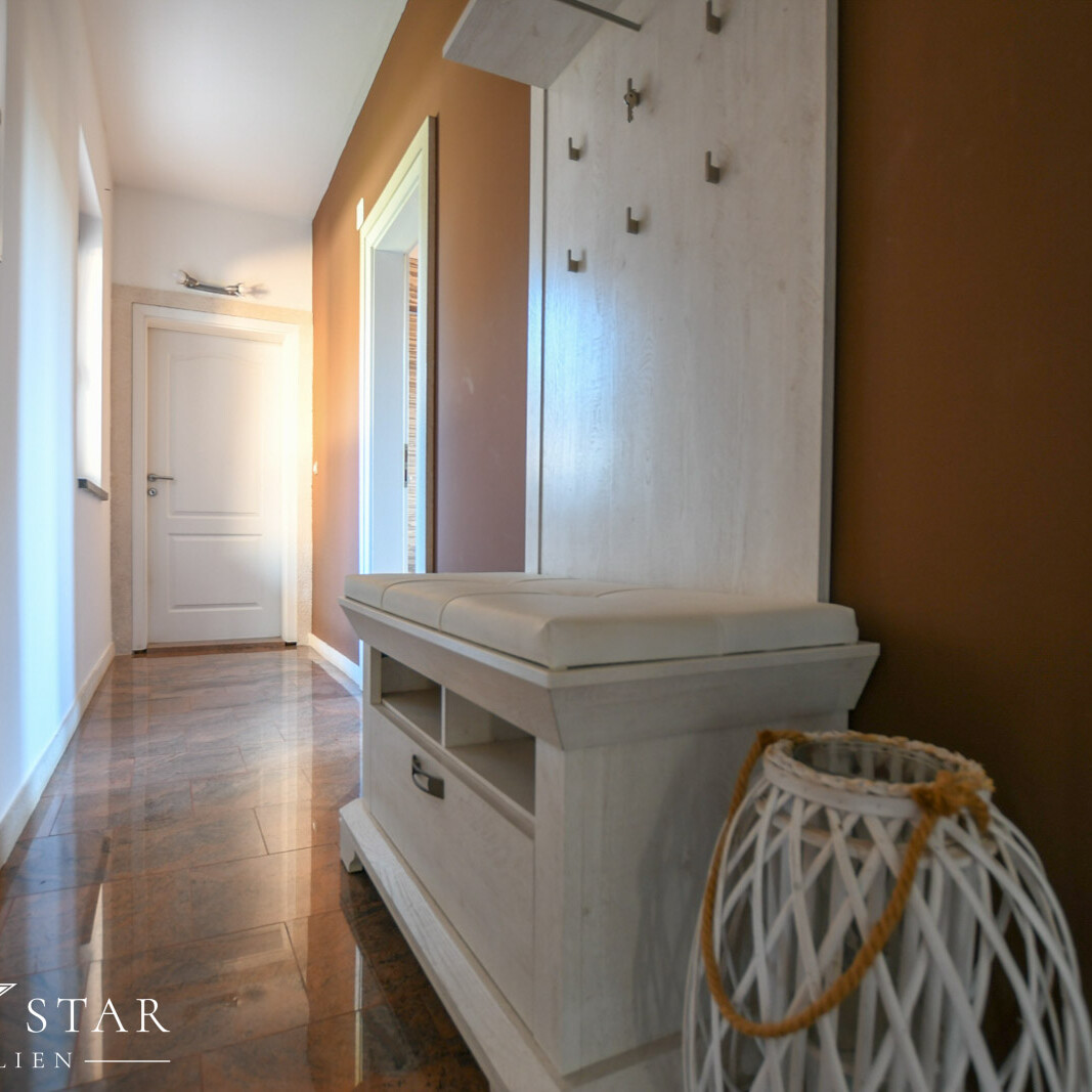 Haus freistehend mit Pool bei Porec kaufen-21