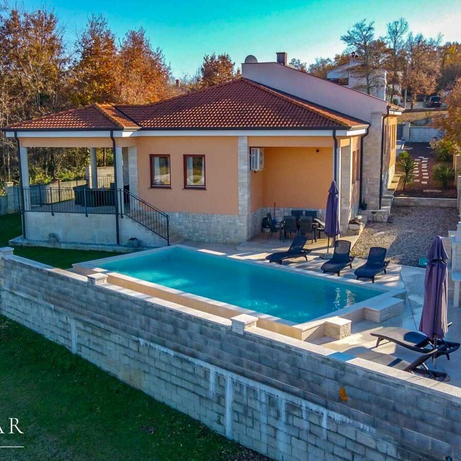 Haus freistehend mit Pool bei Porec kaufen-34