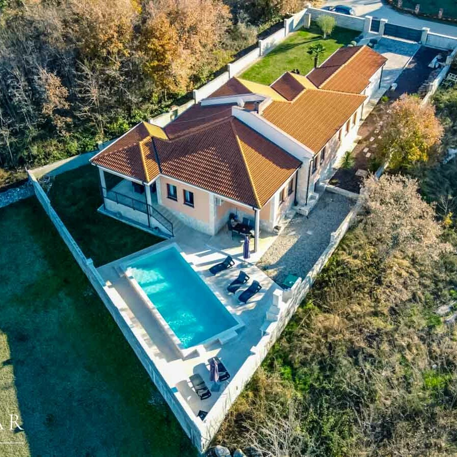 Haus freistehend mit Pool bei Porec kaufen-35