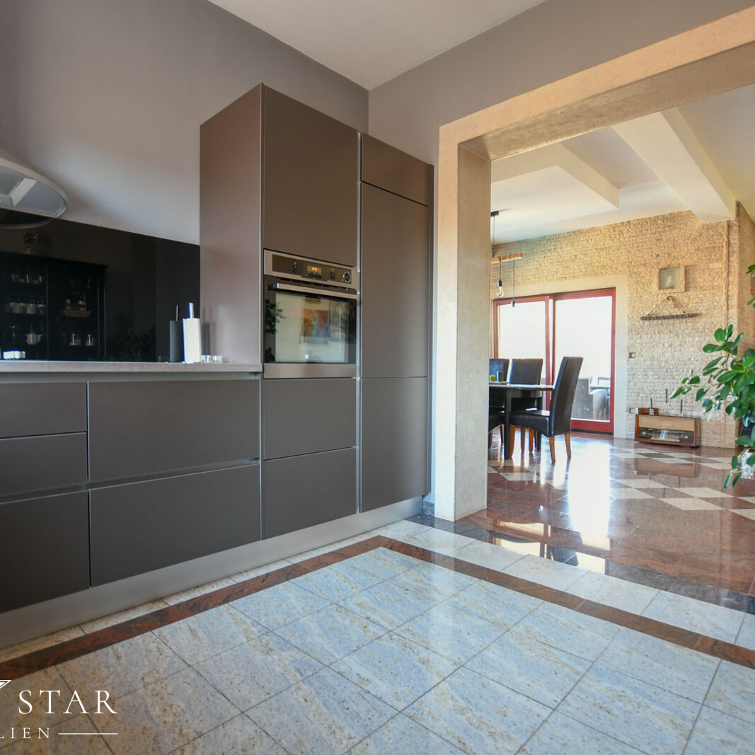 Haus freistehend mit Pool bei Porec kaufen-7