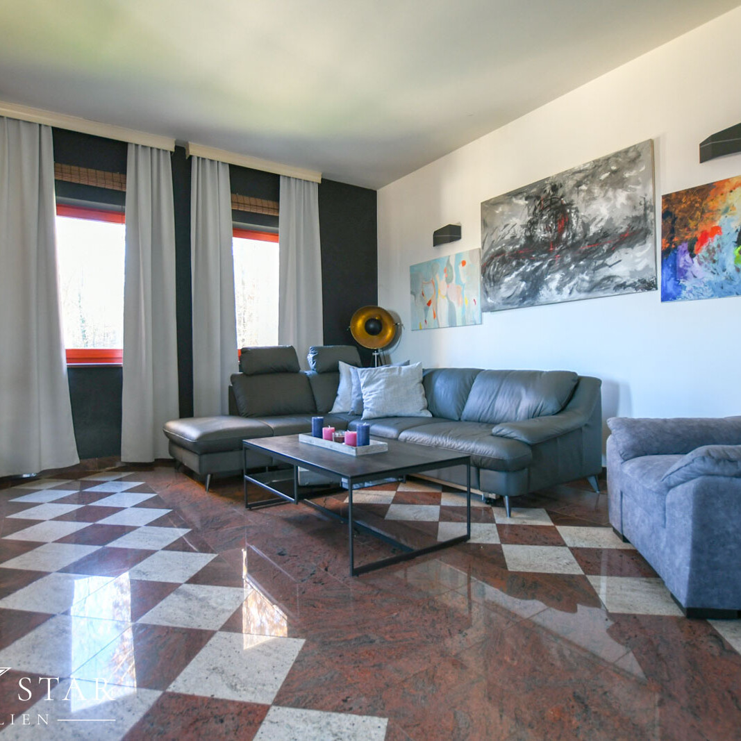 Haus freistehend mit Pool bei Porec kaufen-9