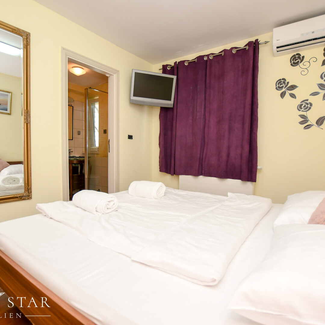 Haus mit Pool und Meerblick im Zentrum von Porec zu verkaufen Schlafzimmer 2