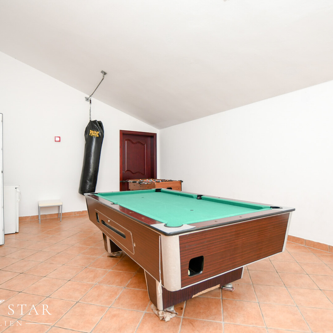 Haus mit Pool und Meerblick im Zentrum von Porec zu verkaufen Hobbyraum