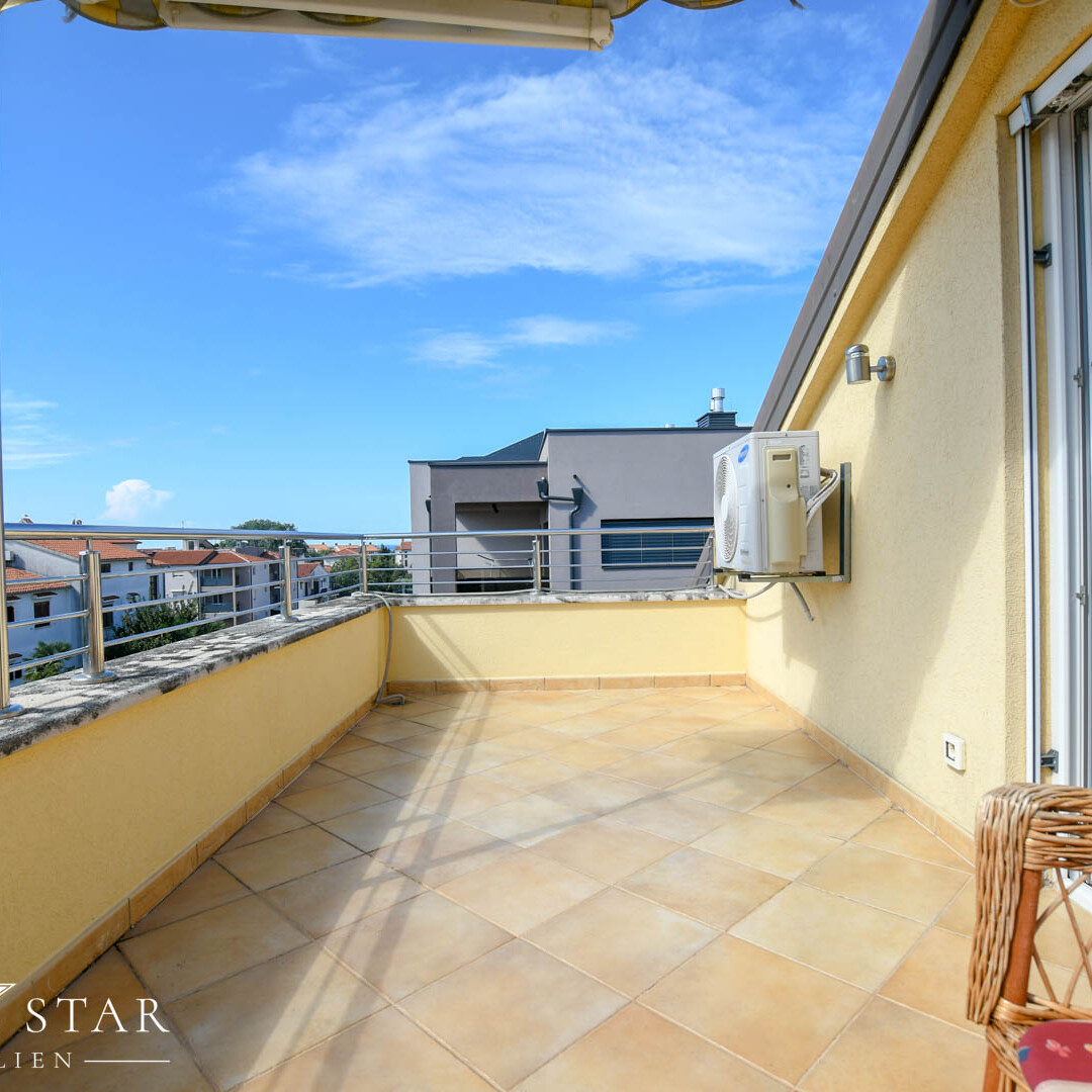 Haus mit Pool und Meerblick im Zentrum von Porec zu verkaufen Dachterrasse Meerblick