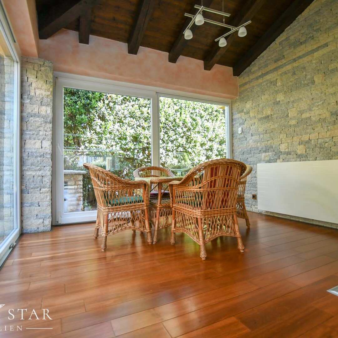 Haus mit Pool und Meerblick im Zentrum von Porec zu verkaufen Wintergarten