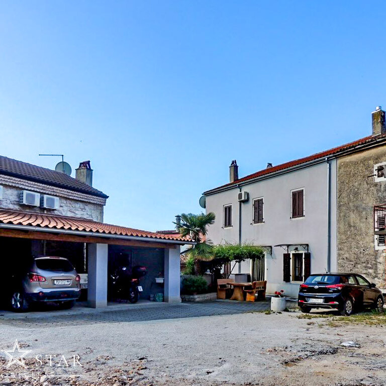 Immobilie in Vrsar Istrien Kroatien zu verkaufen- Parkplätze