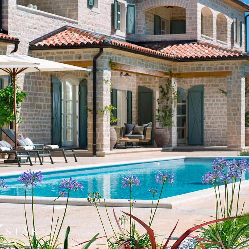 Luxusvilla Nevia mit Pool in Istrien Kanfanar kaufen Poolsicht