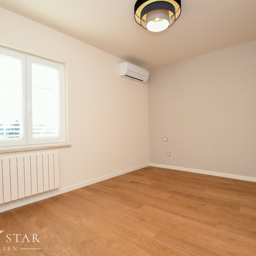 Schöne 4-Zi-Wohnung und Meerblick in Porec kaufen-1