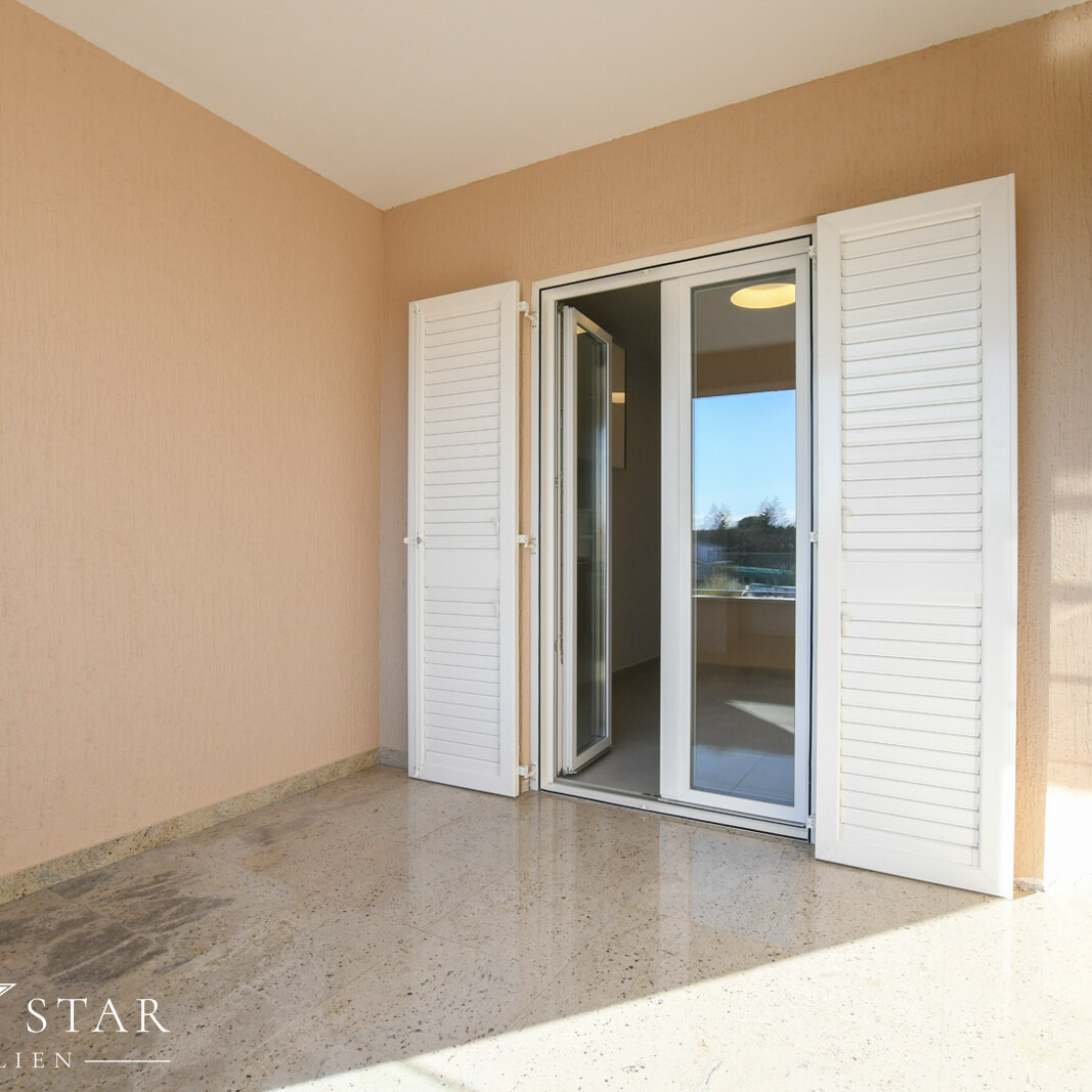 Schöne 4-Zi-Wohnung und Meerblick in Porec kaufen-9