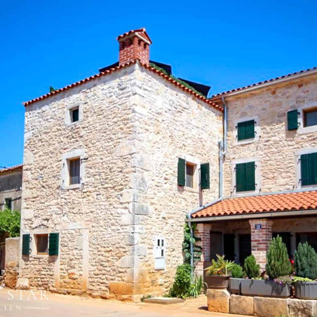 Steinhaus mit Garten und Meerblick kaufen in Porec-1