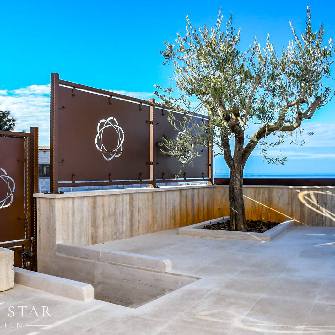 Umag Istrien Luxusimmobilie kaufen Haus am Meer-Zimmer OG 2mag Istrien Luxusimmobilie kaufen Haus am Meer- Gartentor