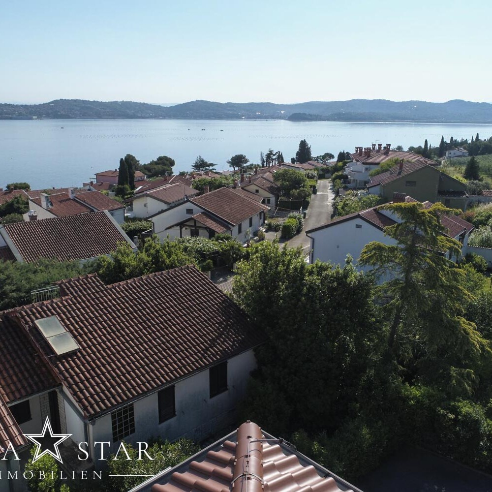 Gelegenheit! Haus zum Verkauf in der Nähe des Meeres und des Golfresorts Kempinski, Umag, Istrien-1