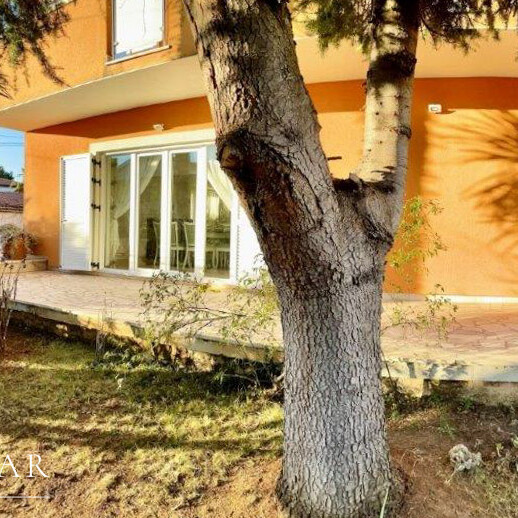 Zu verkaufen Haus mit 3 Wohnungen 250 m vom Meer entfernt, Umag-12