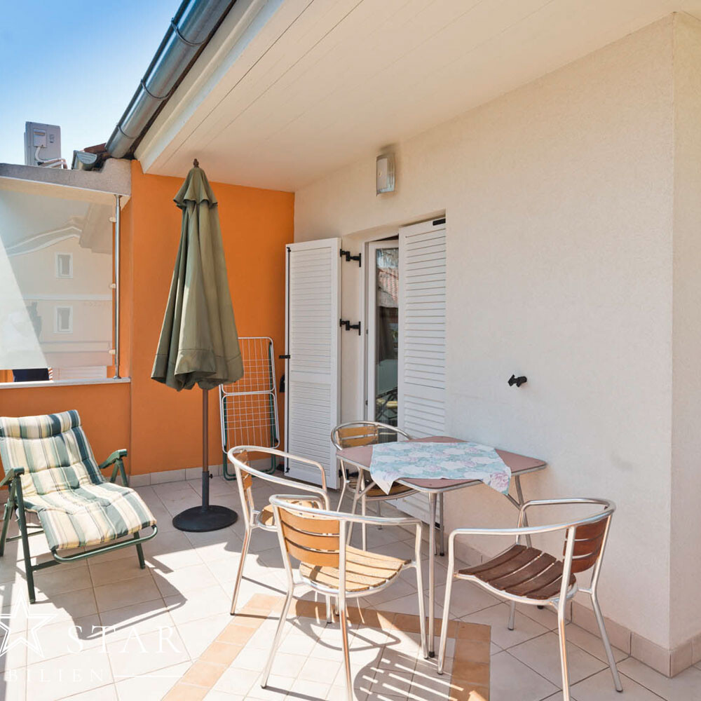 Zu verkaufen Haus mit 3 Wohnungen 250 m vom Meer entfernt, Umag-3