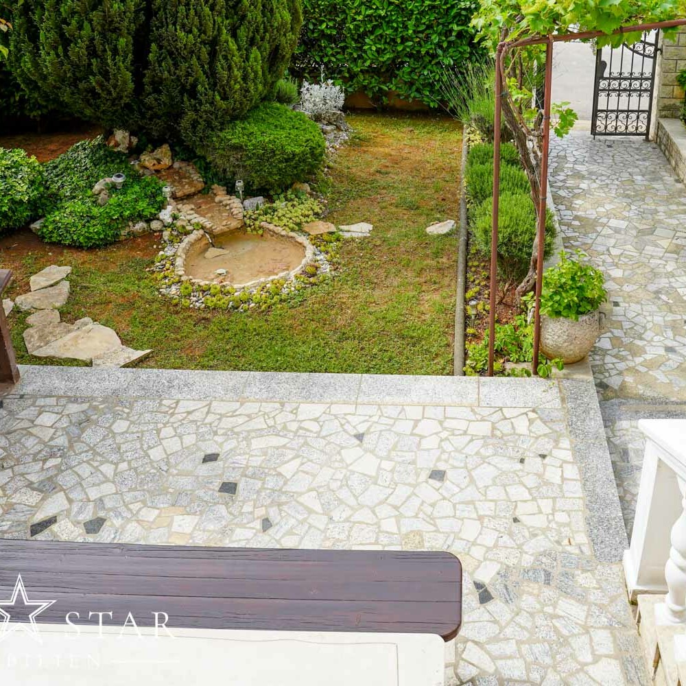 Großes Haus mit Garten in Porec kaufen