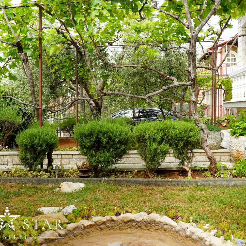 Großes Haus mit Garten in Porec kaufen