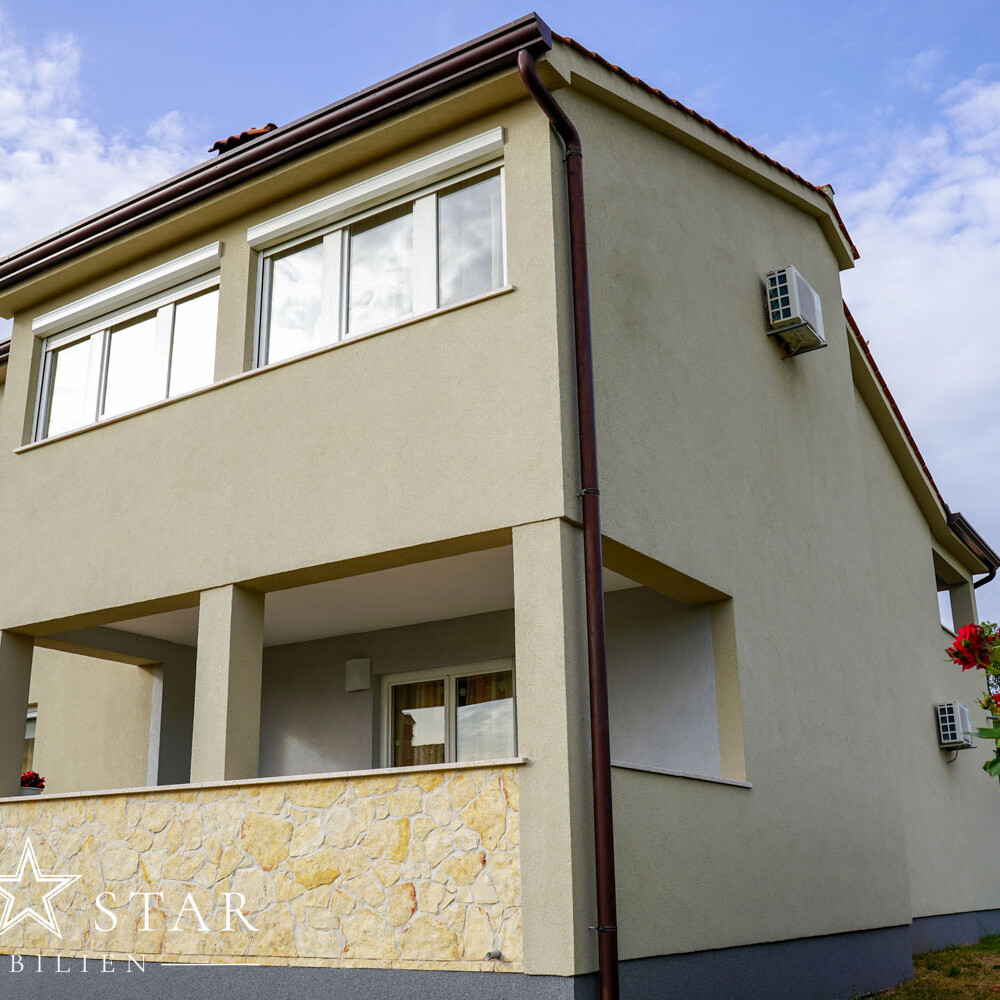 Großes Haus mit Garten in der Nähe von Porec kaufen