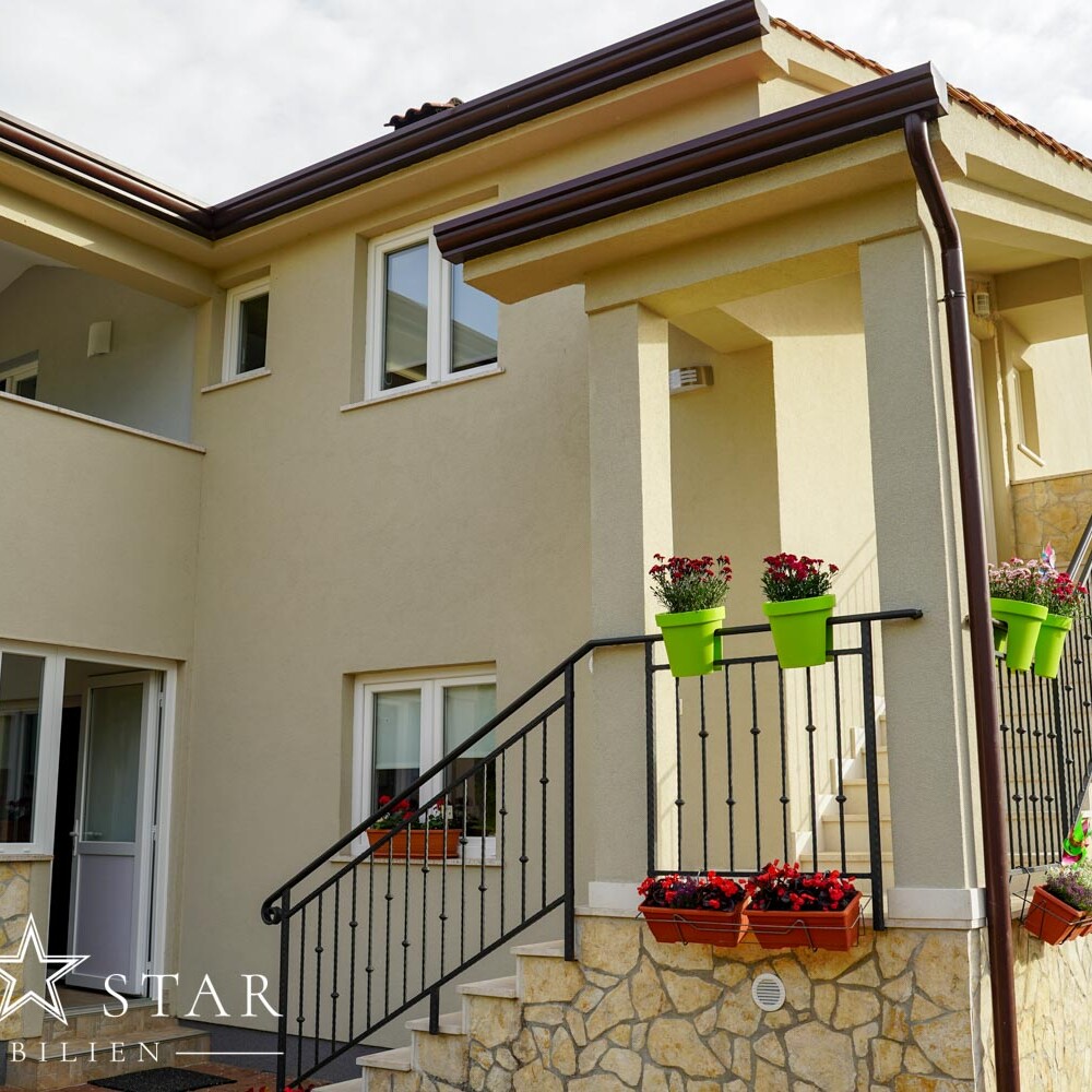 Großes Haus mit Garten in der Nähe von Porec kaufen