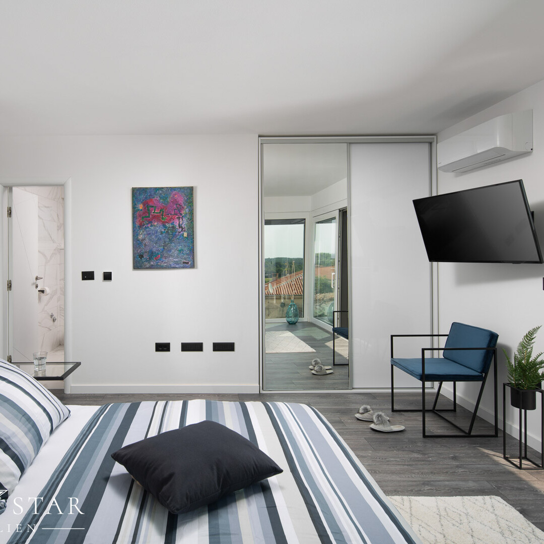 Moderne Villa 10 km von Porec kaufen