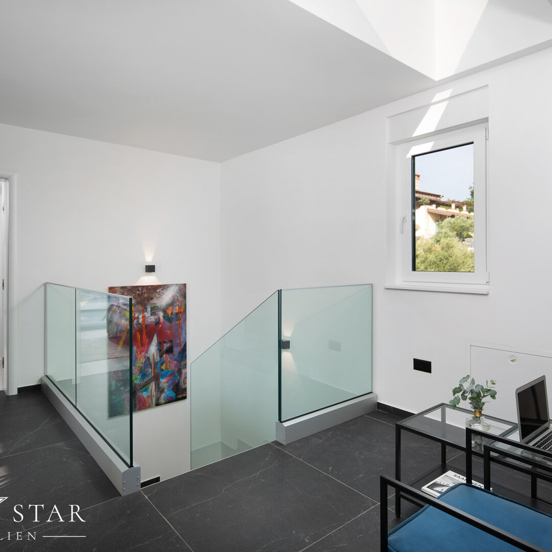 Moderne Villa 10 km von Porec kaufen