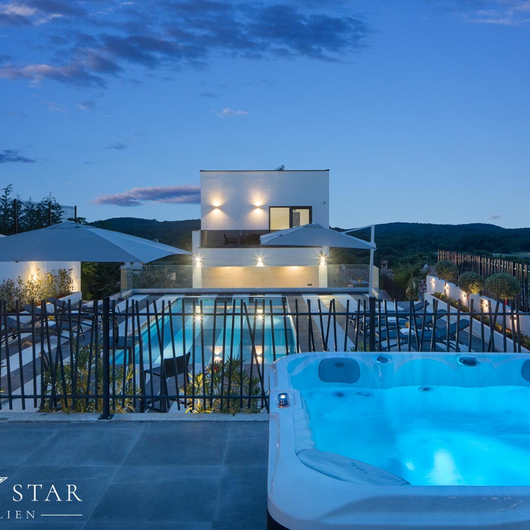 Moderne Villa 10 km von Porec kaufen