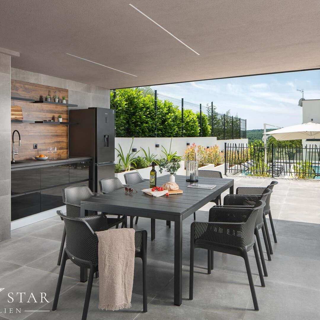 Moderne Villa 10 km von Porec kaufen