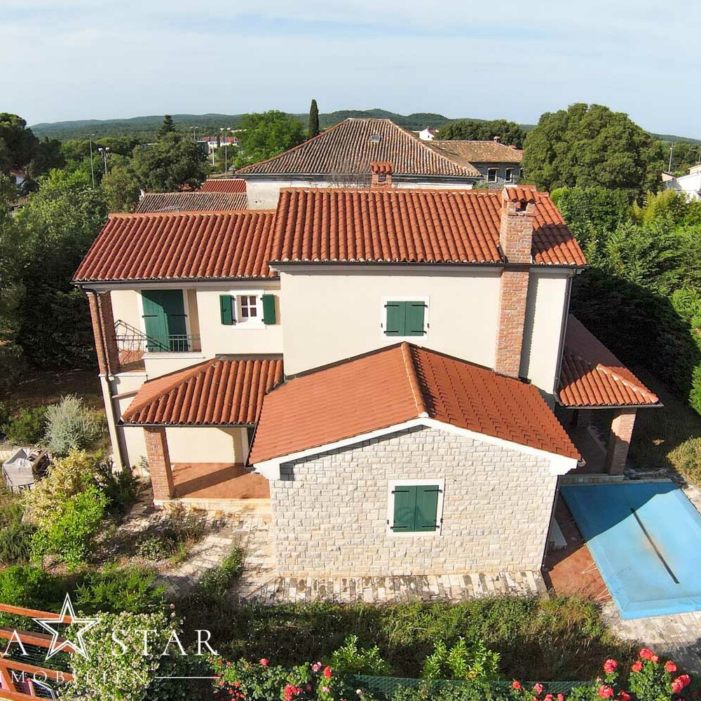 Villa mit Pool in Porec kaufen