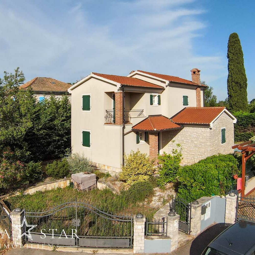 Villa mit Pool in Porec kaufen