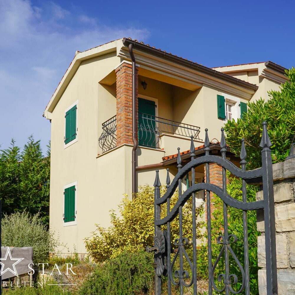 Villa mit Pool in Porec kaufen