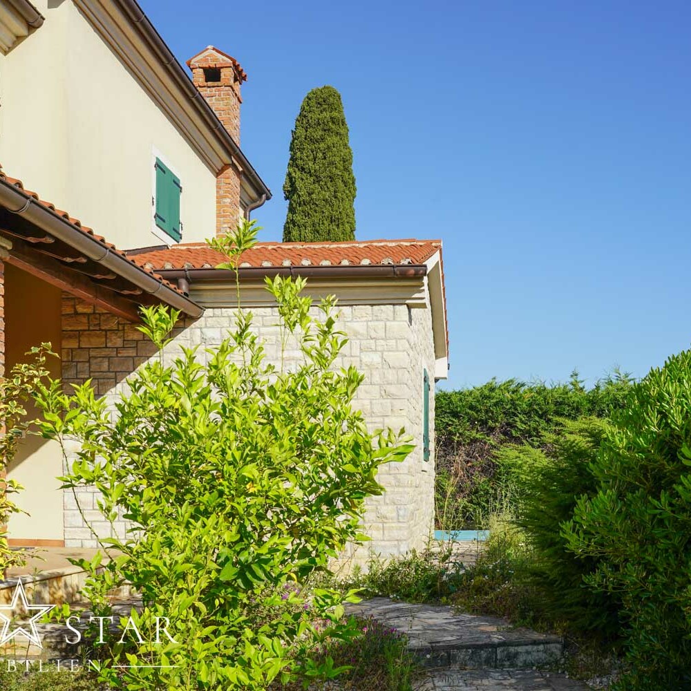 Villa mit Pool in Porec kaufen
