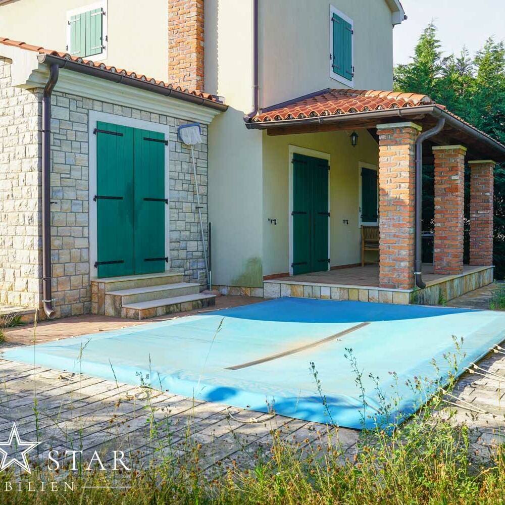 Villa mit Pool in Porec kaufen