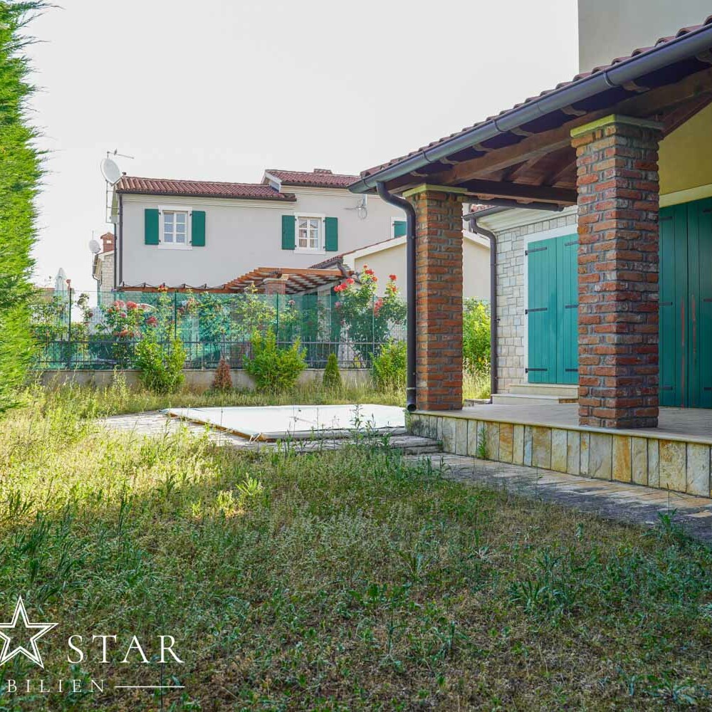 Villa mit Pool in Porec kaufen