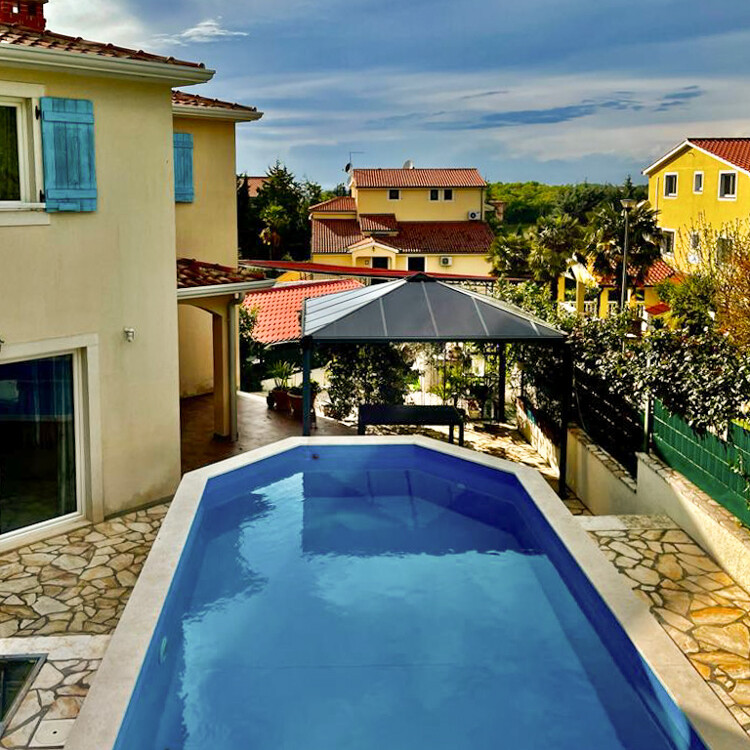Villa mit Pool in Porec kaufen