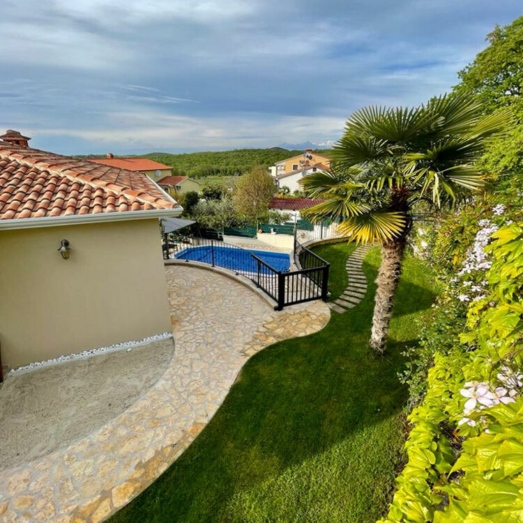 Villa mit Pool in Porec kaufen