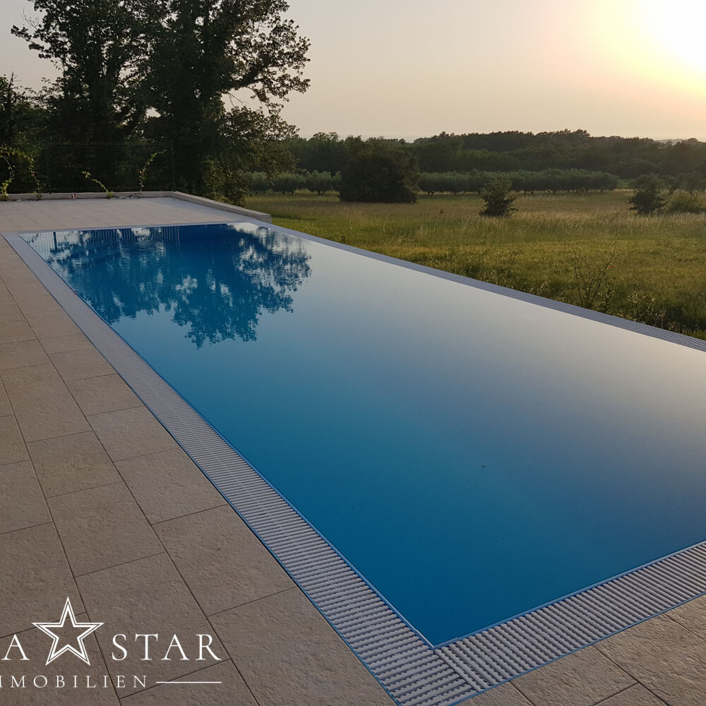 Neubau Villa mit Pool in Kroatien Istrien kaufen