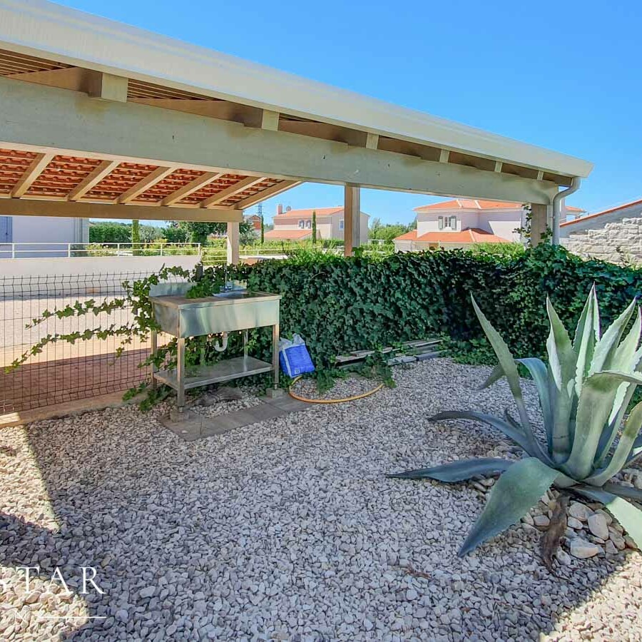 Neubau Villa mit Pool in Kroatien Istrien kaufen