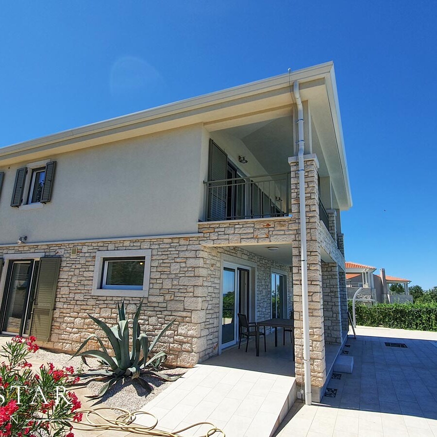 Neubau Villa mit Pool in Kroatien Istrien kaufen