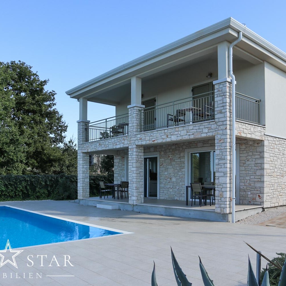 Neubau Villa mit Pool in Kroatien Istrien kaufen