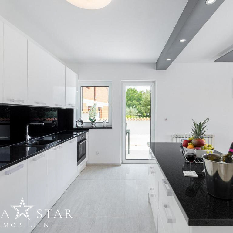 Villa mit Pool zu verkaufen in Porec