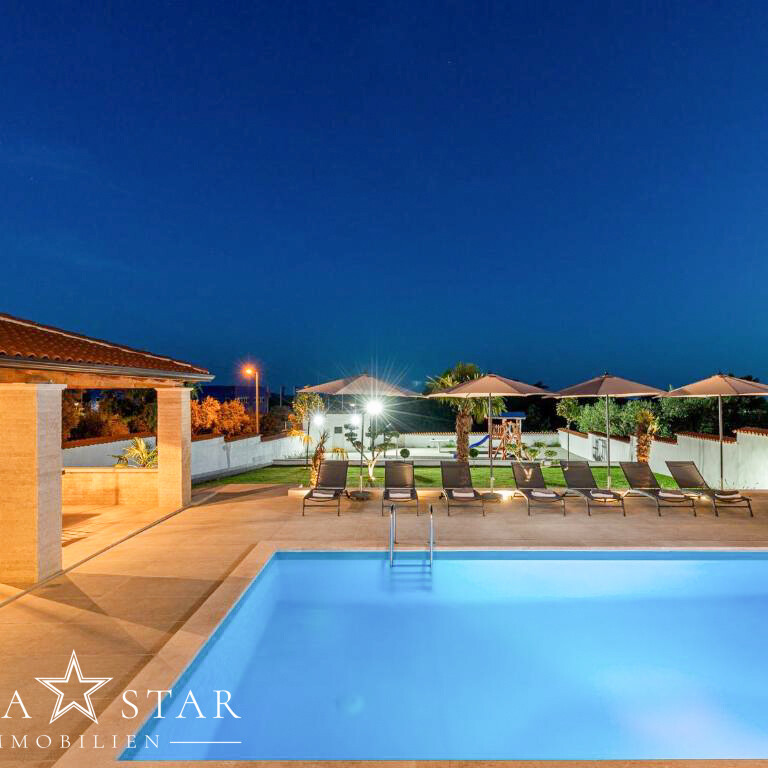 Villa mit Pool zu verkaufen in Porec