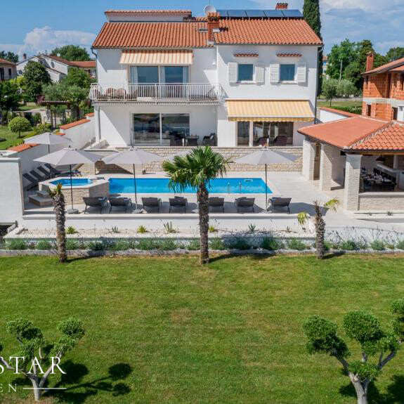 Villa mit Pool zu verkaufen in Porec