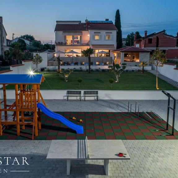 Villa mit Pool zu verkaufen in Porec