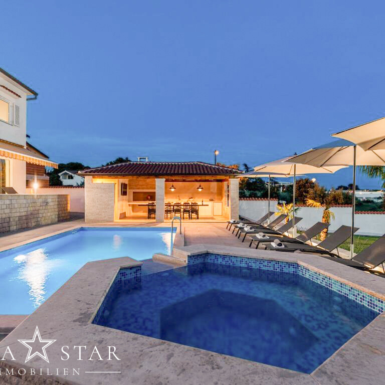 Villa mit Pool zu verkaufen in Porec