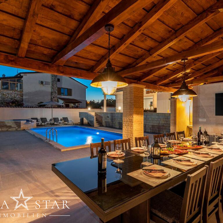 Villa mit Pool zu verkaufen in Porec